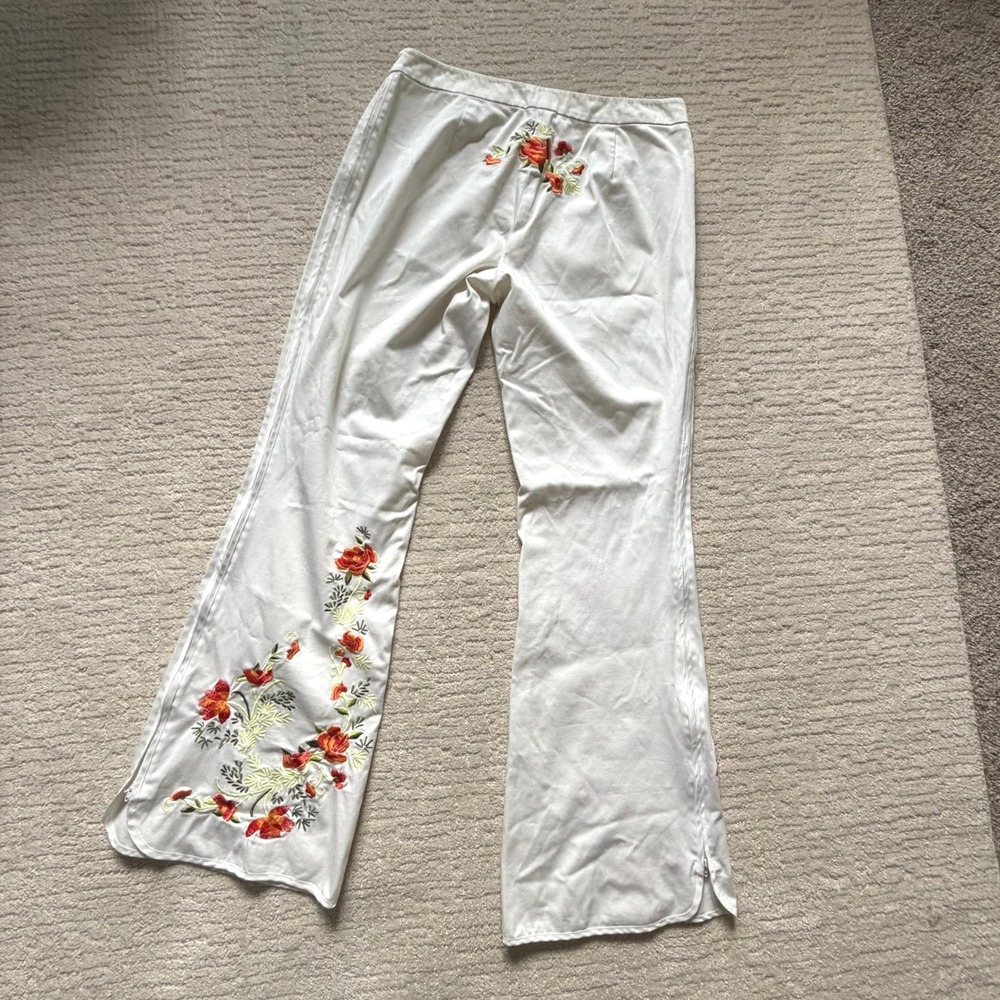 Cache White Floral Embroidered Flare Leg Pants 8 Boho Wide Leg Slit Zip Hem READ - Picture 3 of 16
